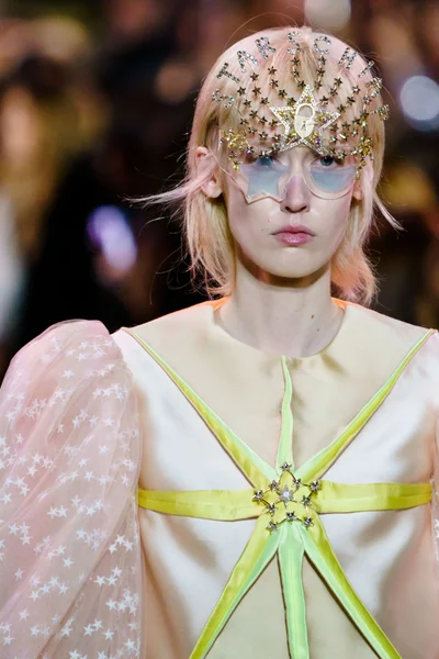 Look 2